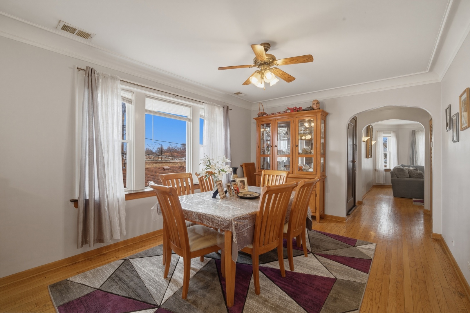 5940 N Bernard Street, Chicago, IL 60659