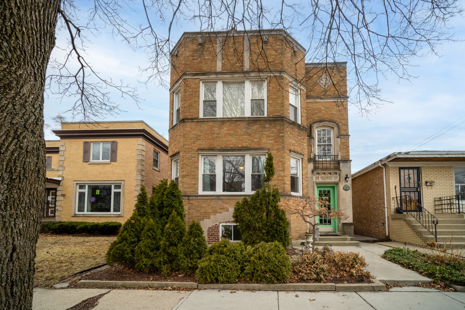 5940 N Bernard Street, Chicago, IL 60659