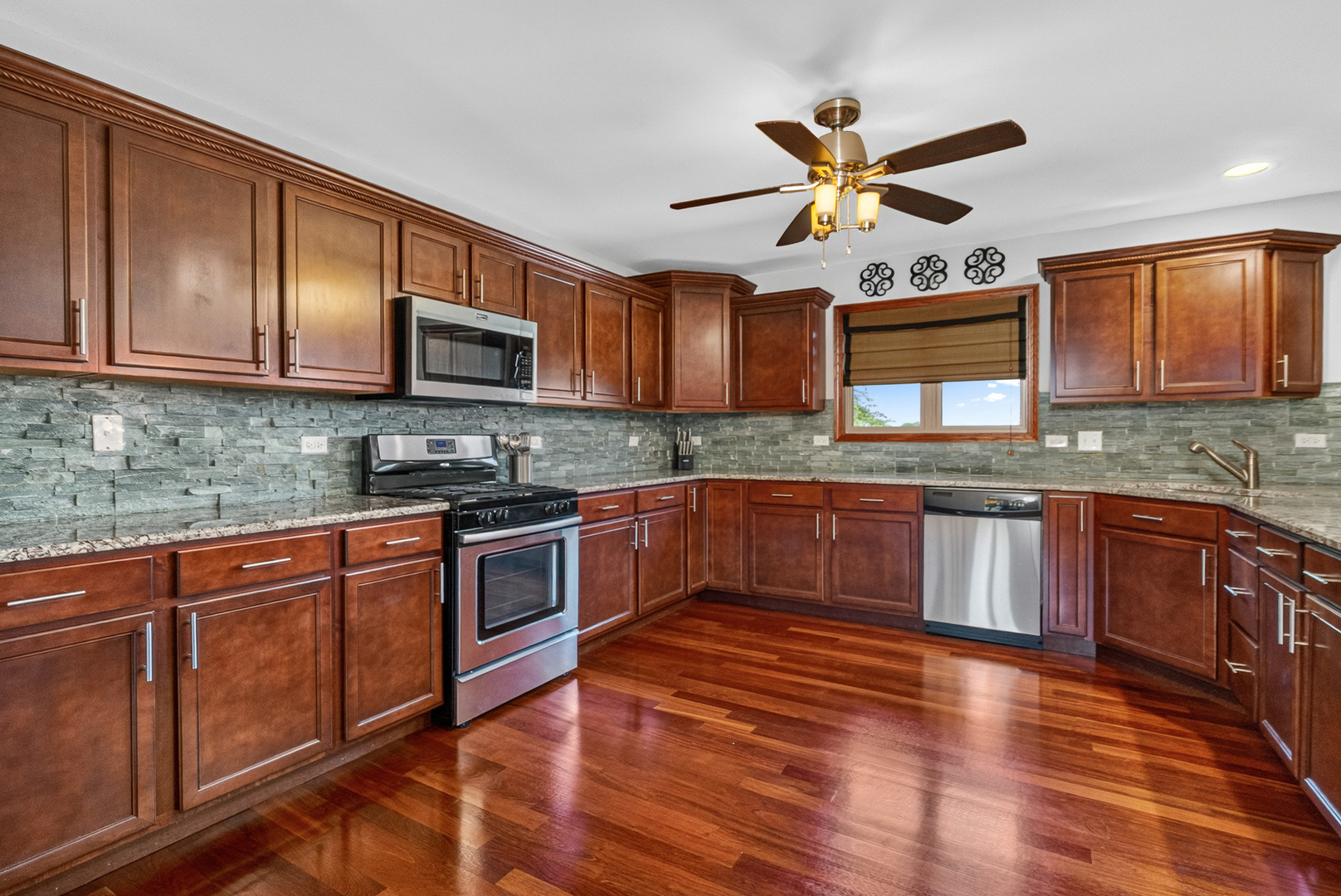 571 Northern Lights Way, New Lenox, IL 60451