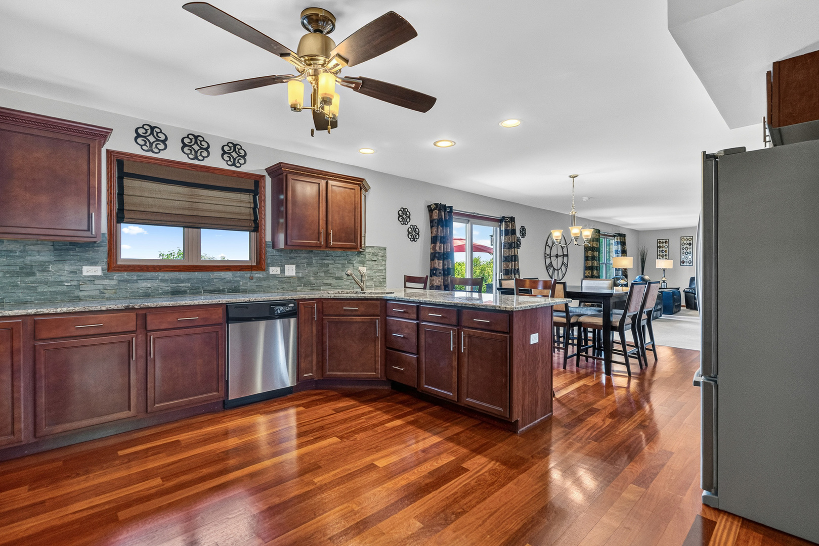 571 Northern Lights Way, New Lenox, IL 60451