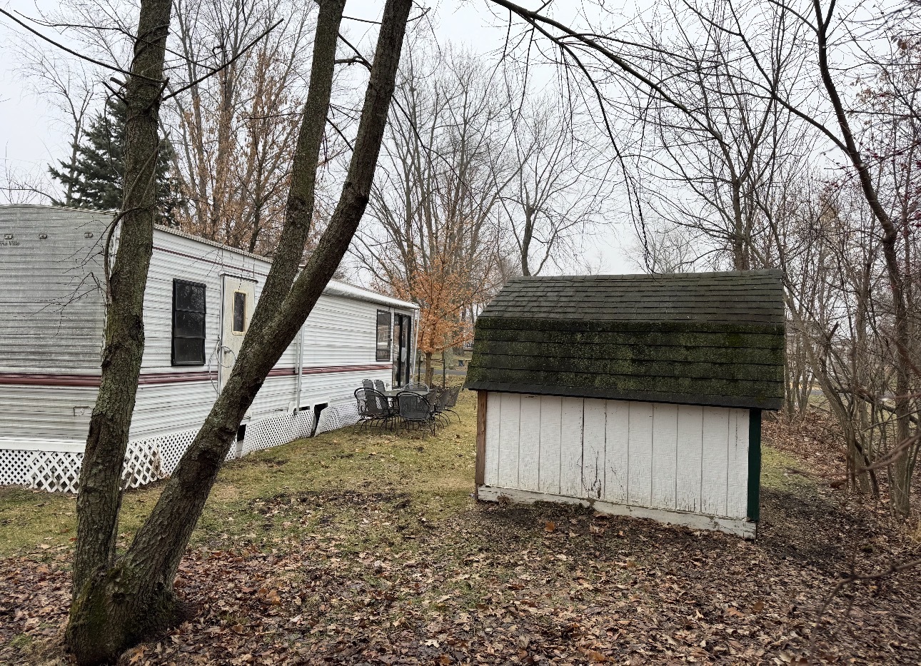 23-121 Woodhaven Lakes, Sublette, IL 61367