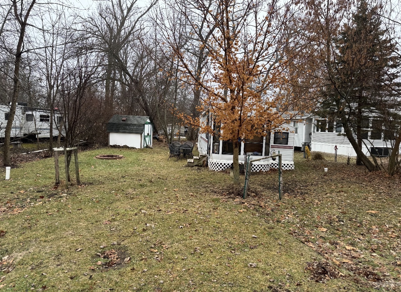 23-121 Woodhaven Lakes, Sublette, IL 61367