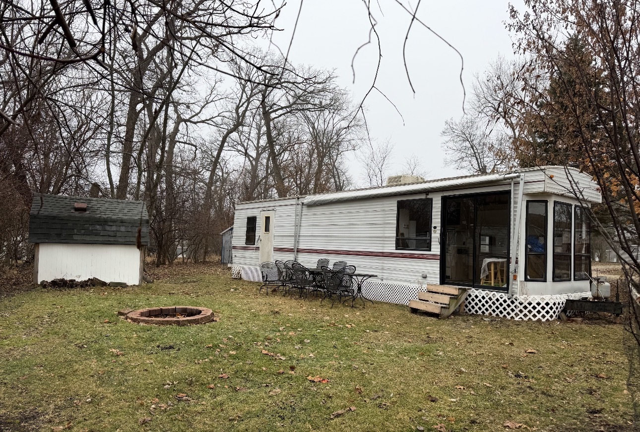 23-121 Woodhaven Lakes, Sublette, IL 61367