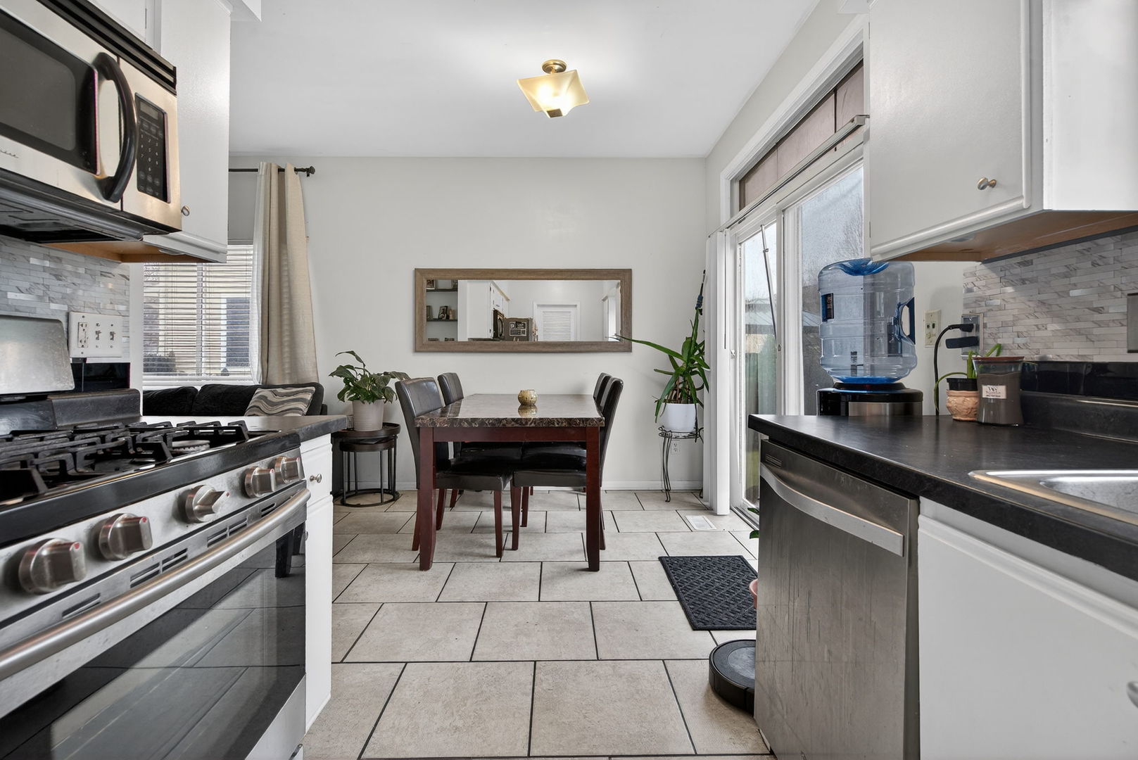 682 Zachary Drive, Romeoville, IL 60446