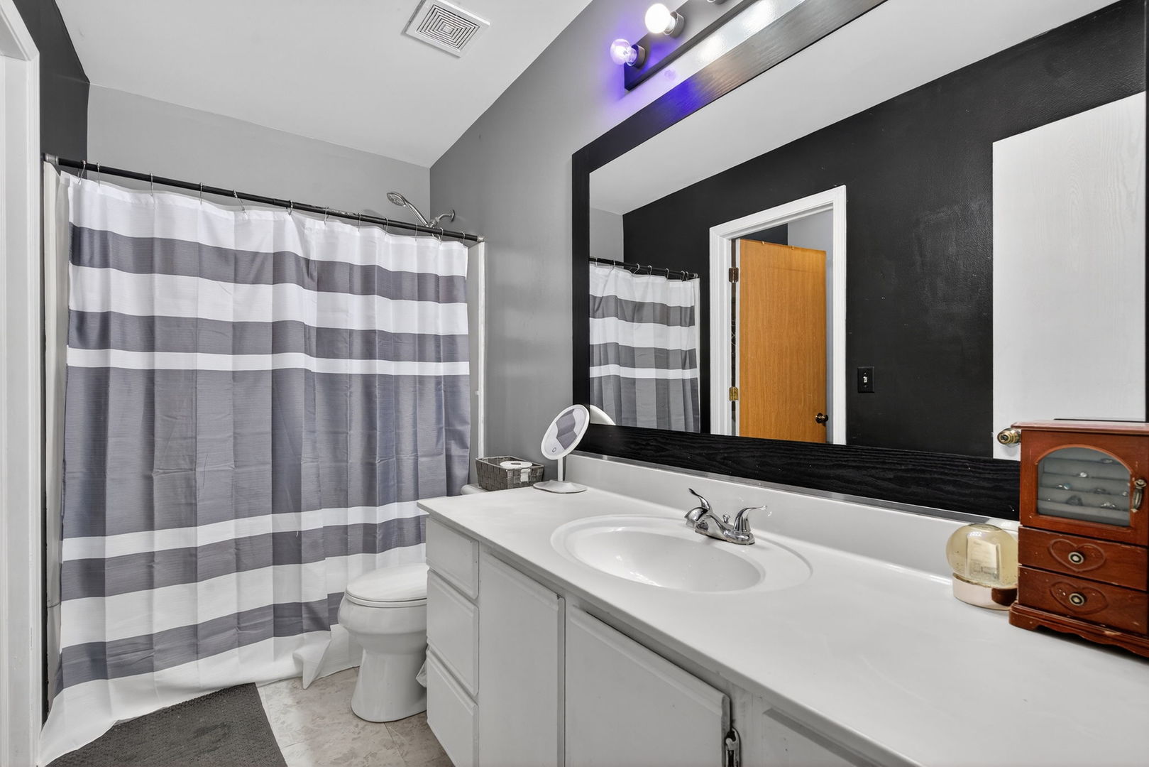 682 Zachary Drive, Romeoville, IL 60446