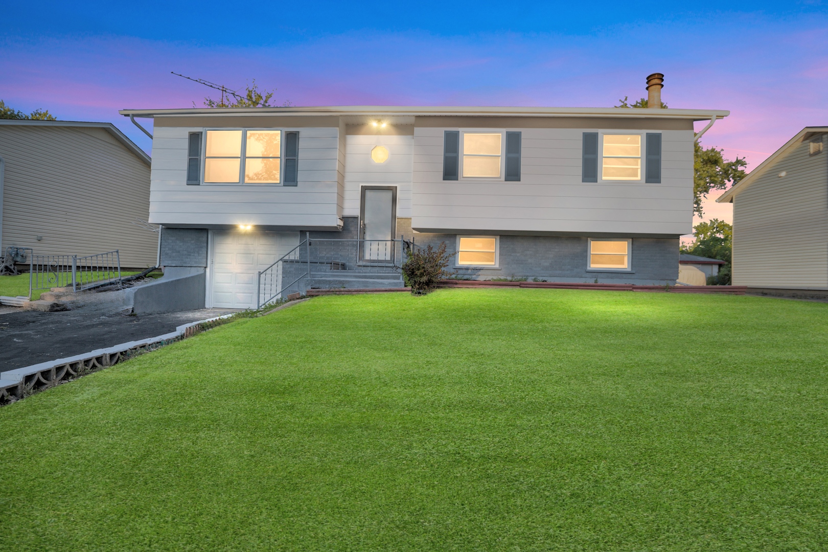 7031 glenwood Lane, Hanover Park, IL 60133