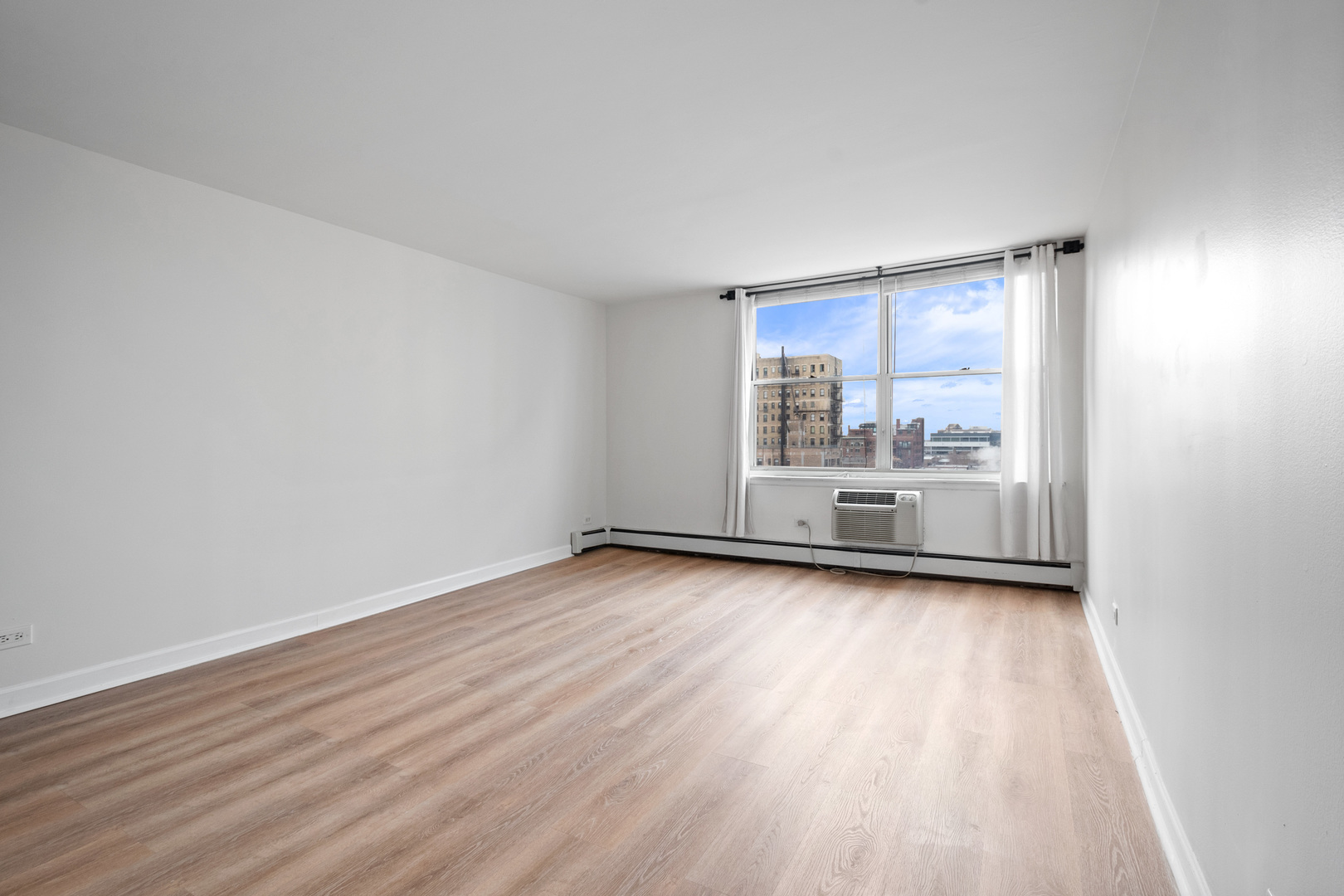 3033 N Sheridan Road #910, Chicago, IL 60657