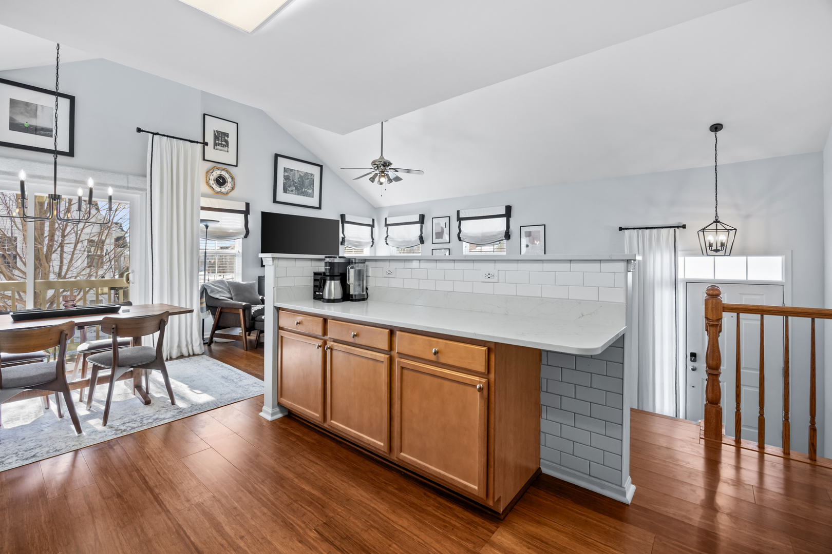 569 Treble Lane, Volo, IL 60073