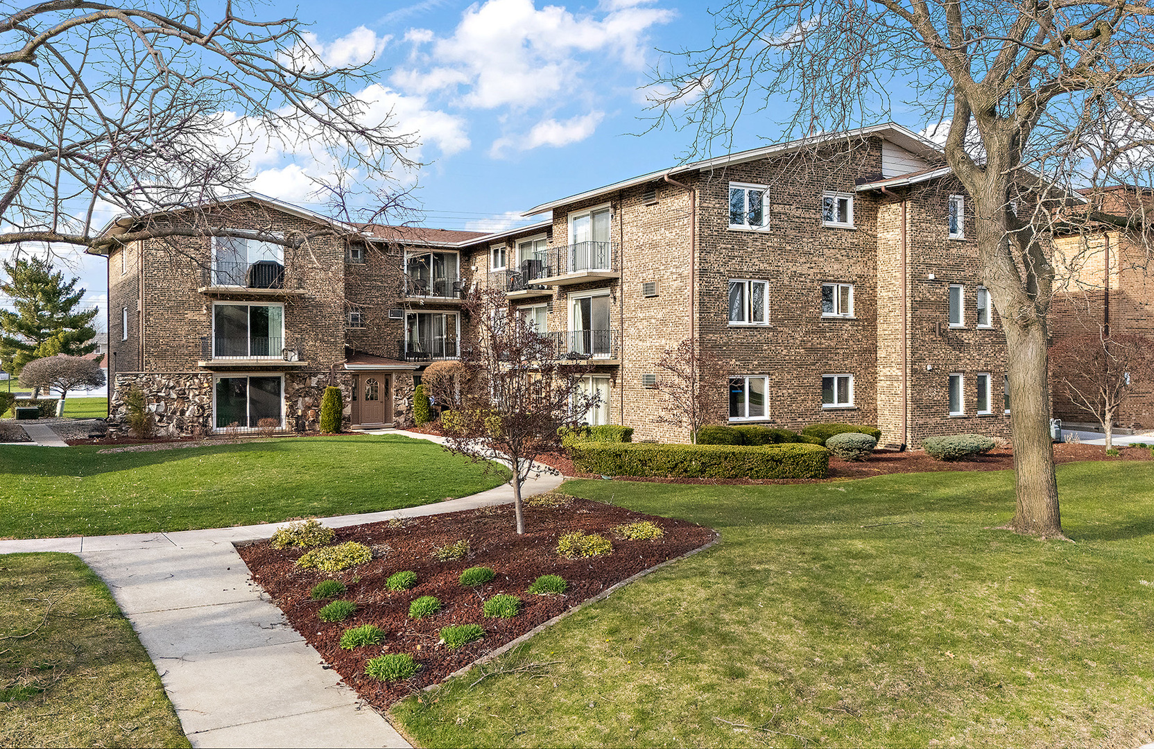 8932 W 140th Street #1A, Orland Park, IL 60462