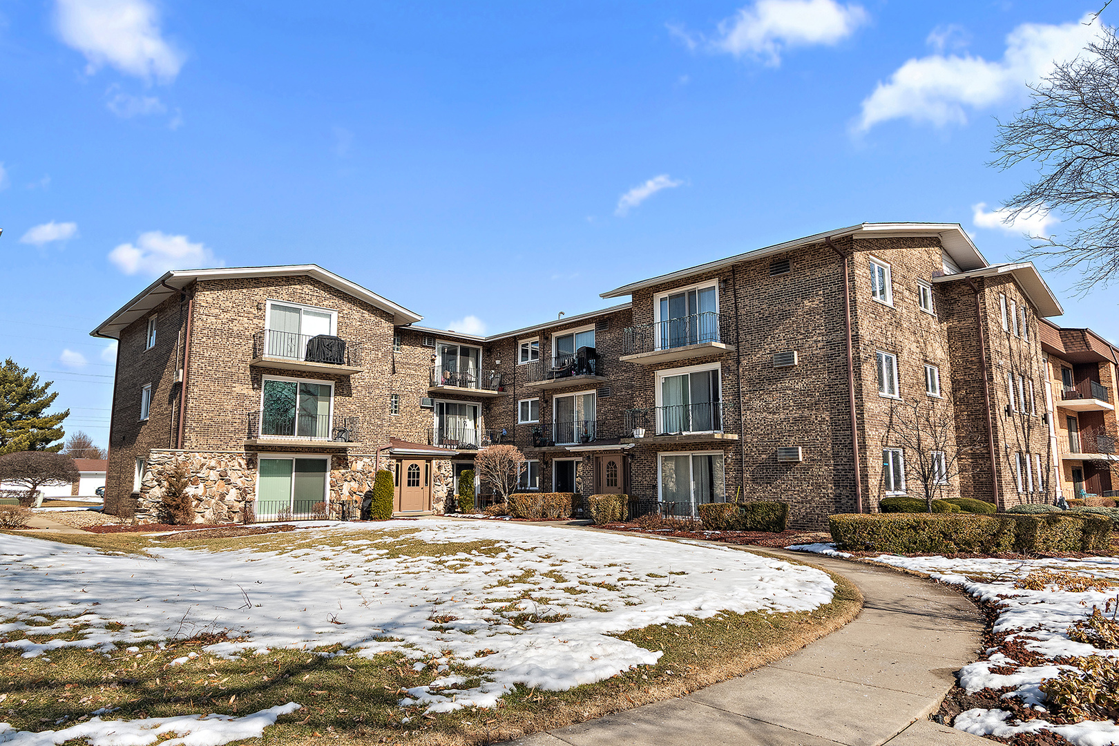 8932 W 140th Street #1A, Orland Park, IL 60462