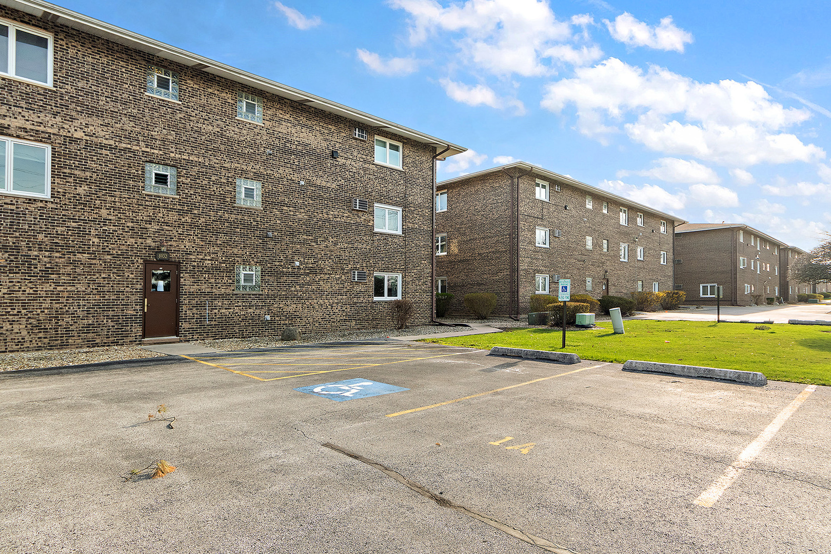 8932 W 140th Street #1A, Orland Park, IL 60462