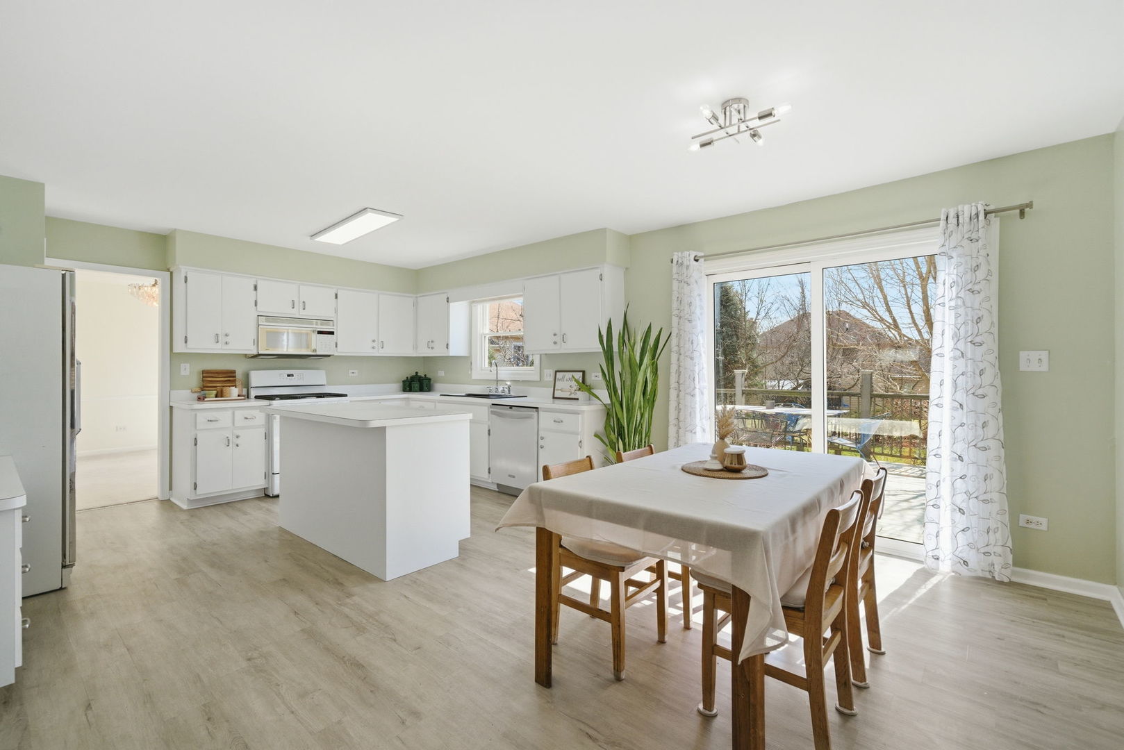 561 Boardman Circle, Bolingbrook, IL 60440