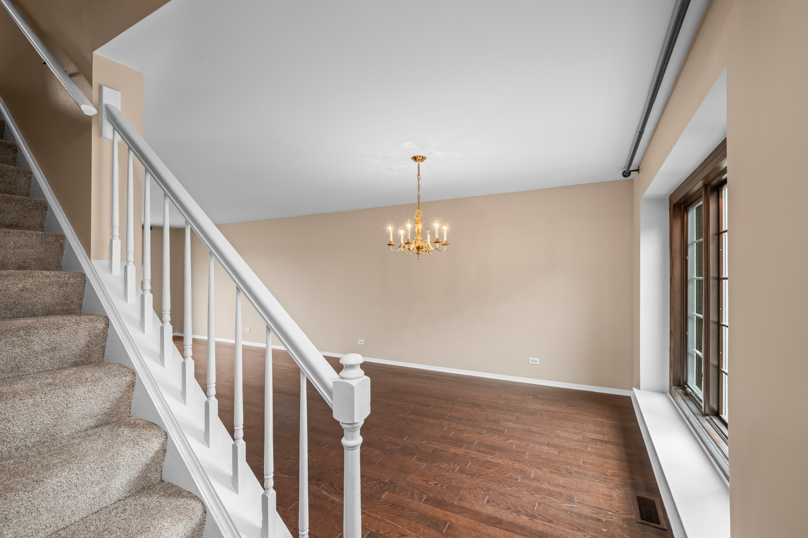 1554 N WINDSOR Drive #0, Arlington Heights, IL 60004