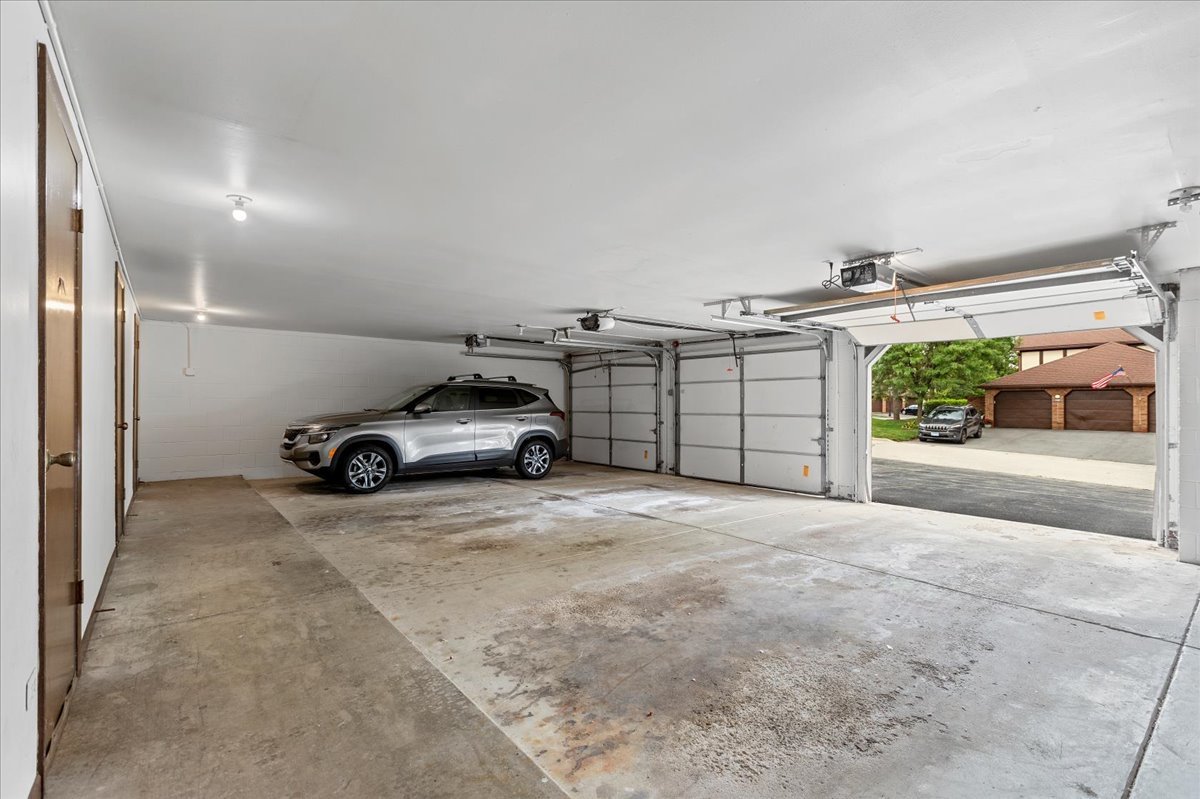 7711 W OAK RIDGE Court #2A, Palos Heights, IL 60463