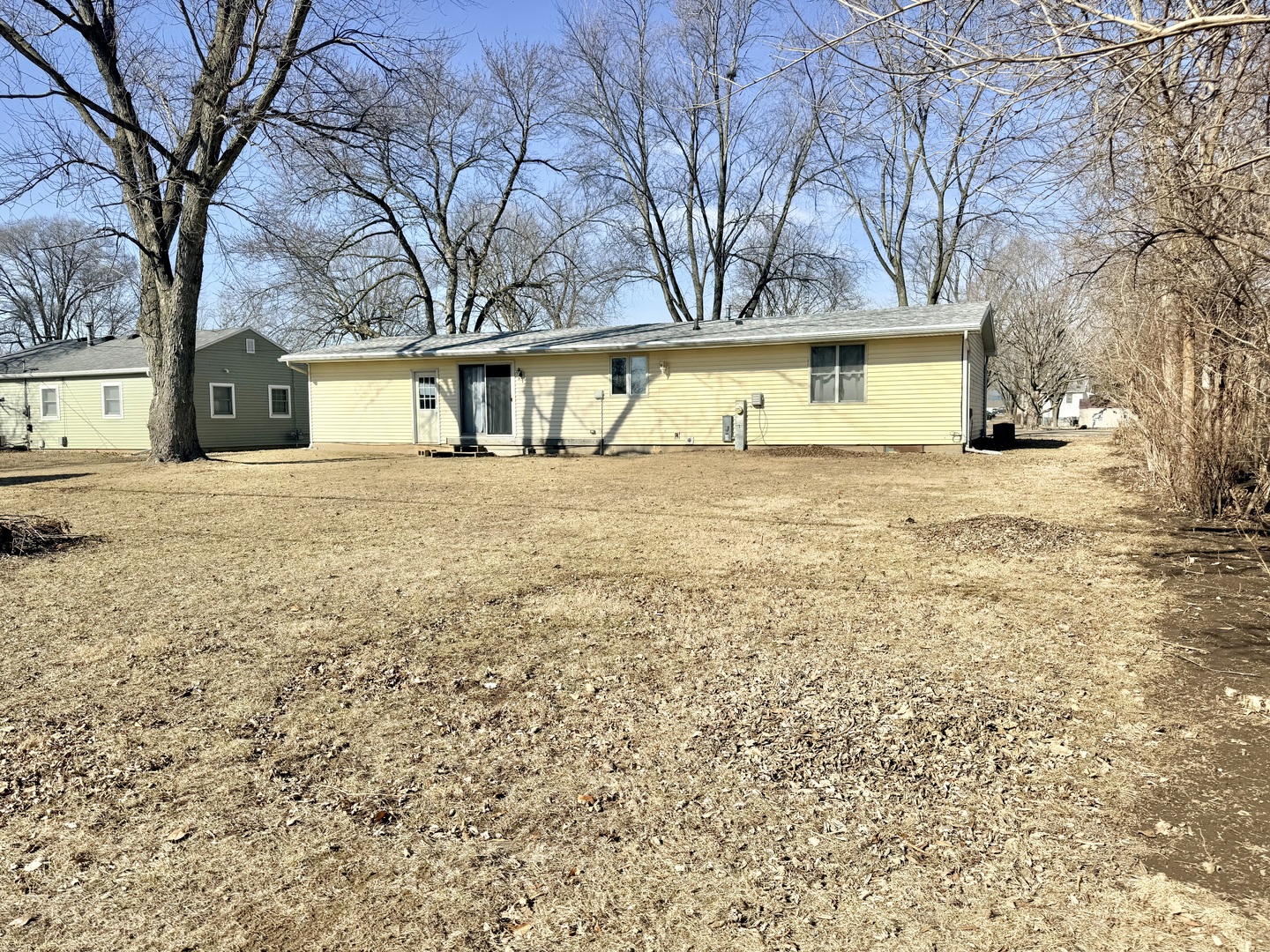 302 W Oak Street, Heyworth, IL 61745