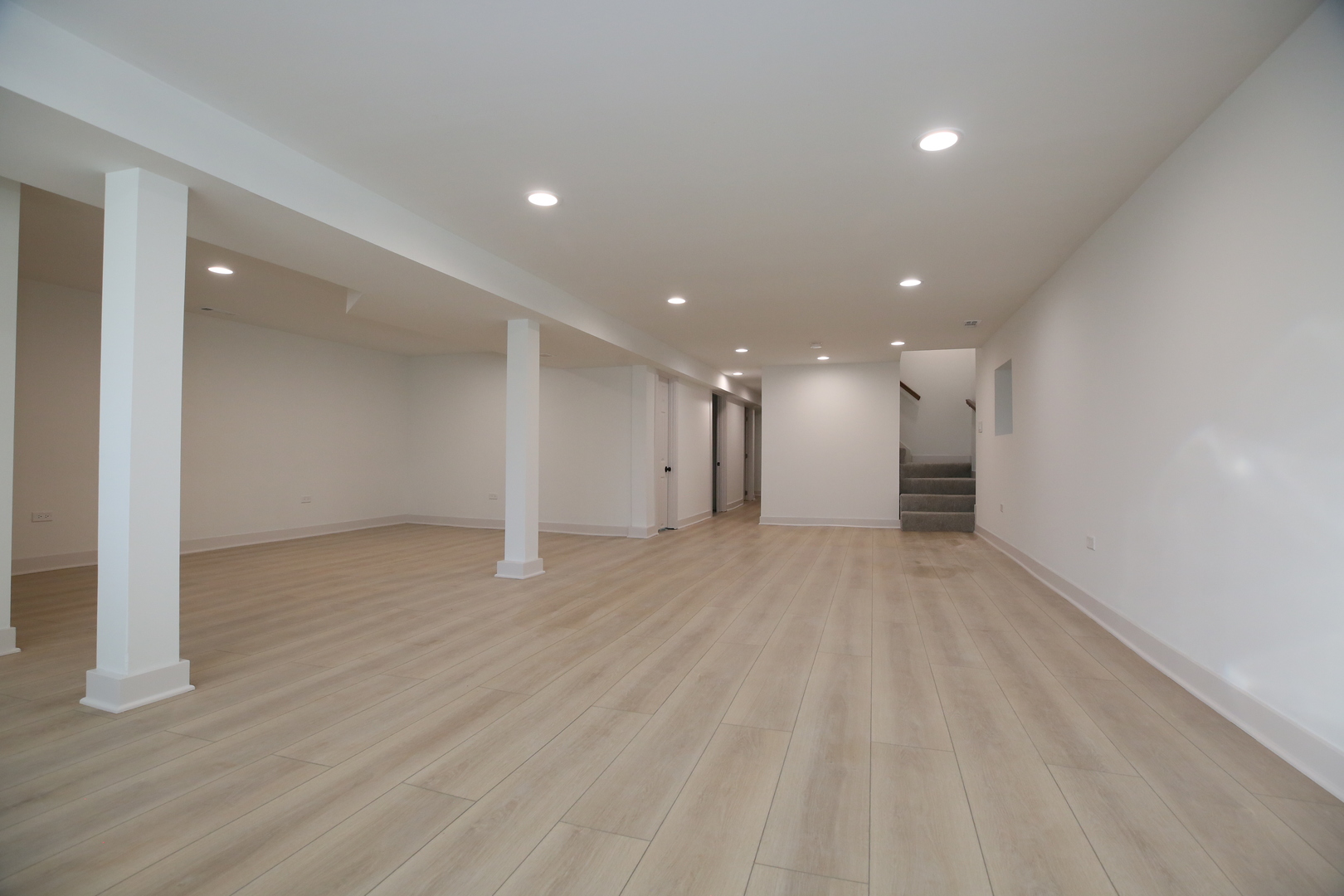 5536 W Melrose Street, Chicago, IL 60641