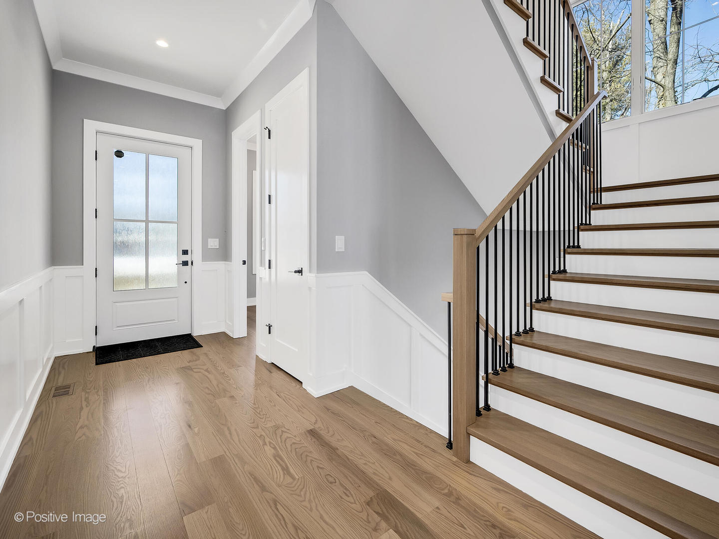 6925 Clarendon Hills Road, Darien, IL 60561