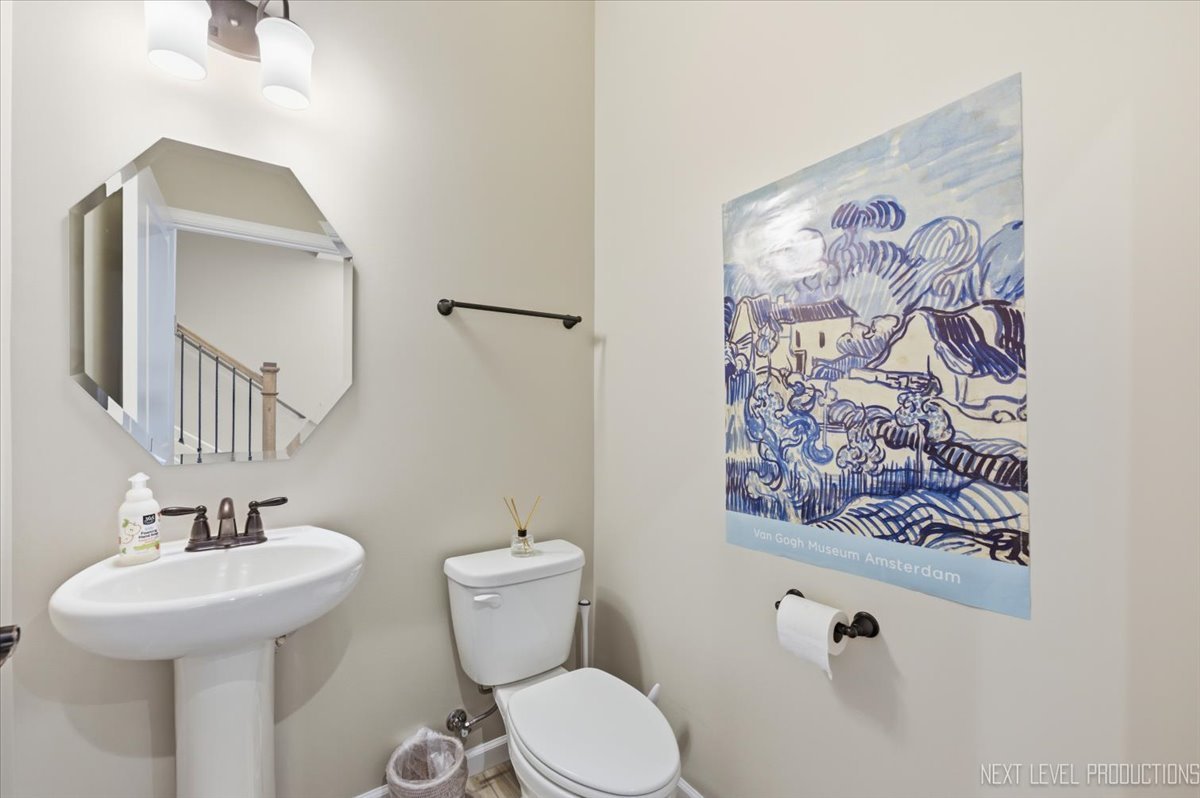 2132 Weatherbee Lane, Naperville, IL 60563