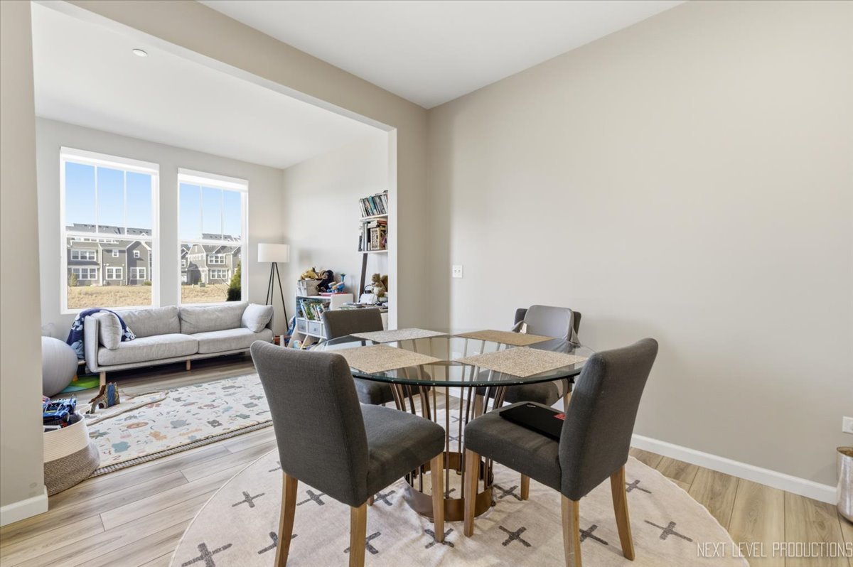 2132 Weatherbee Lane, Naperville, IL 60563