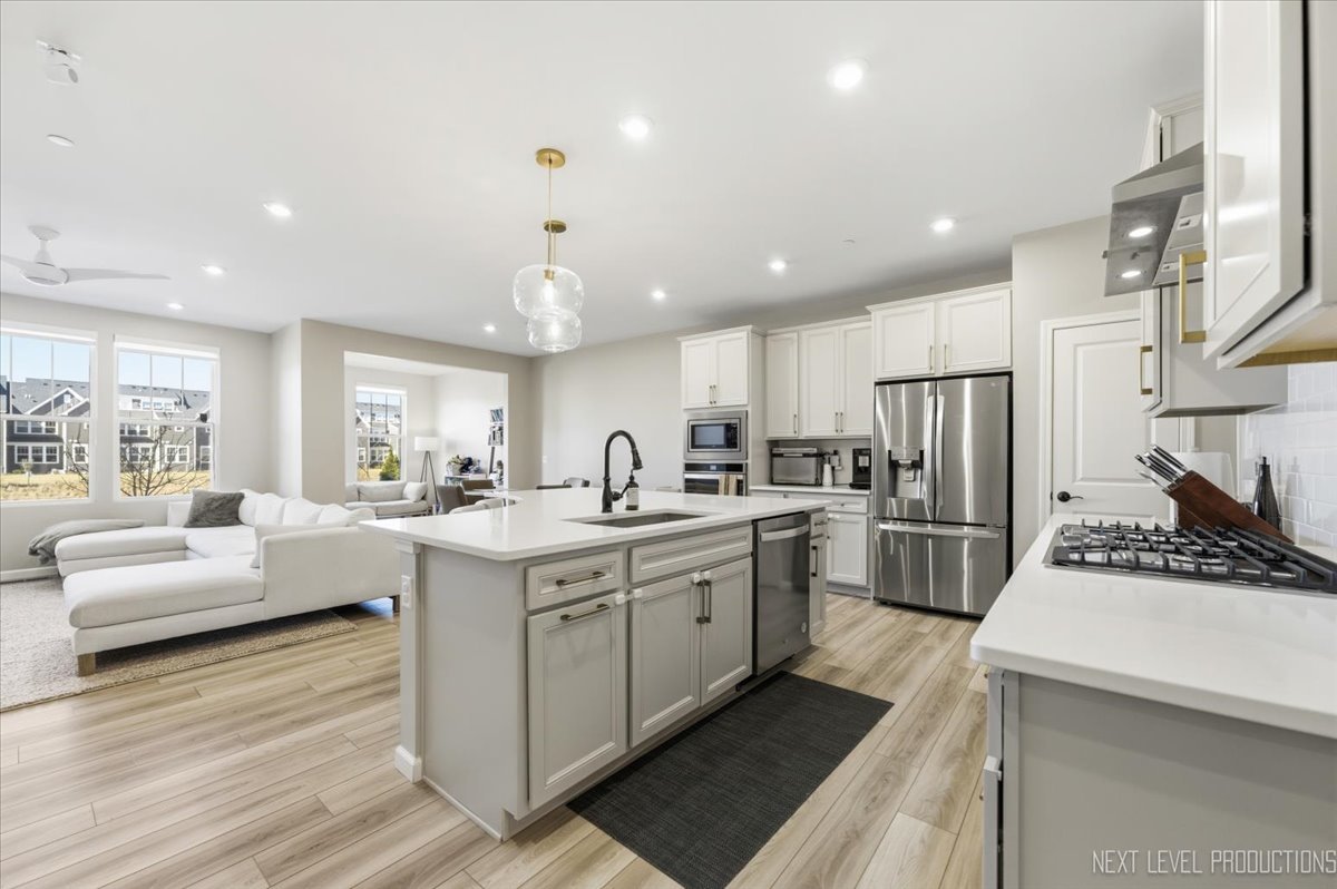 2132 Weatherbee Lane, Naperville, IL 60563