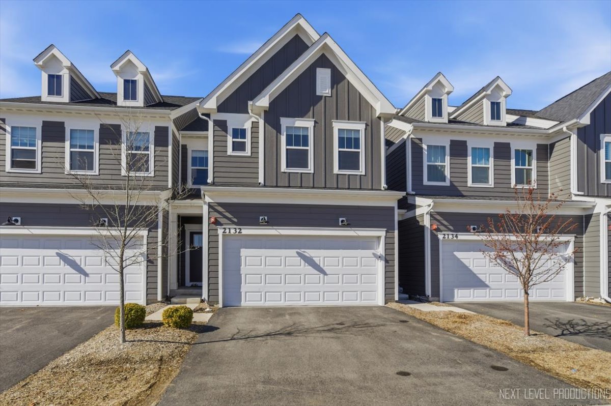 2132 Weatherbee Lane, Naperville, IL 60563