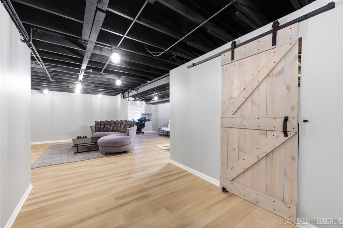 2132 Weatherbee Lane, Naperville, IL 60563