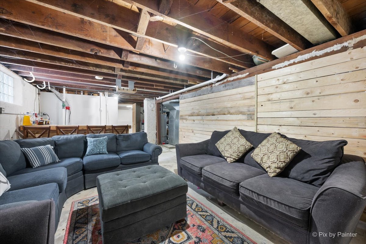 140 S Hudson Street, Westmont, IL 60559