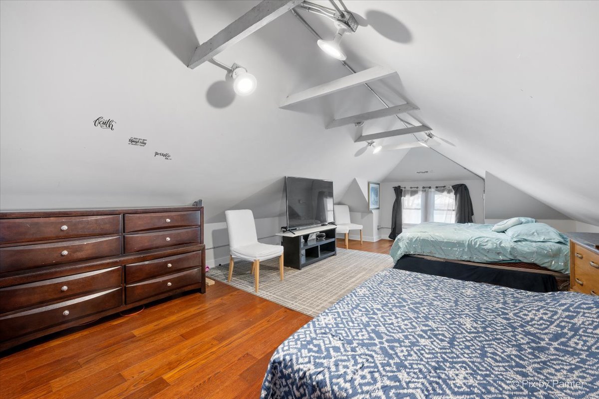 140 S Hudson Street, Westmont, IL 60559