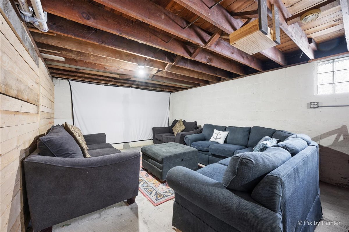 140 S Hudson Street, Westmont, IL 60559