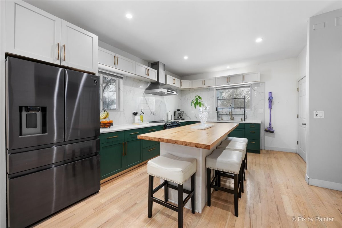 140 S Hudson Street, Westmont, IL 60559