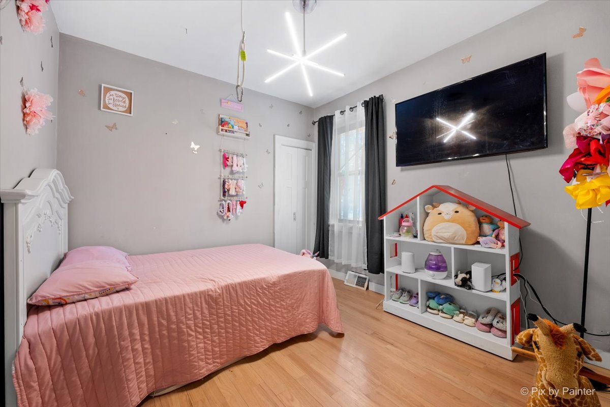 140 S Hudson Street, Westmont, IL 60559