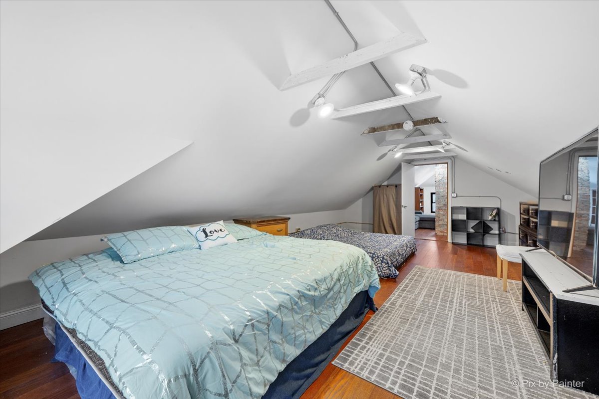 140 S Hudson Street, Westmont, IL 60559