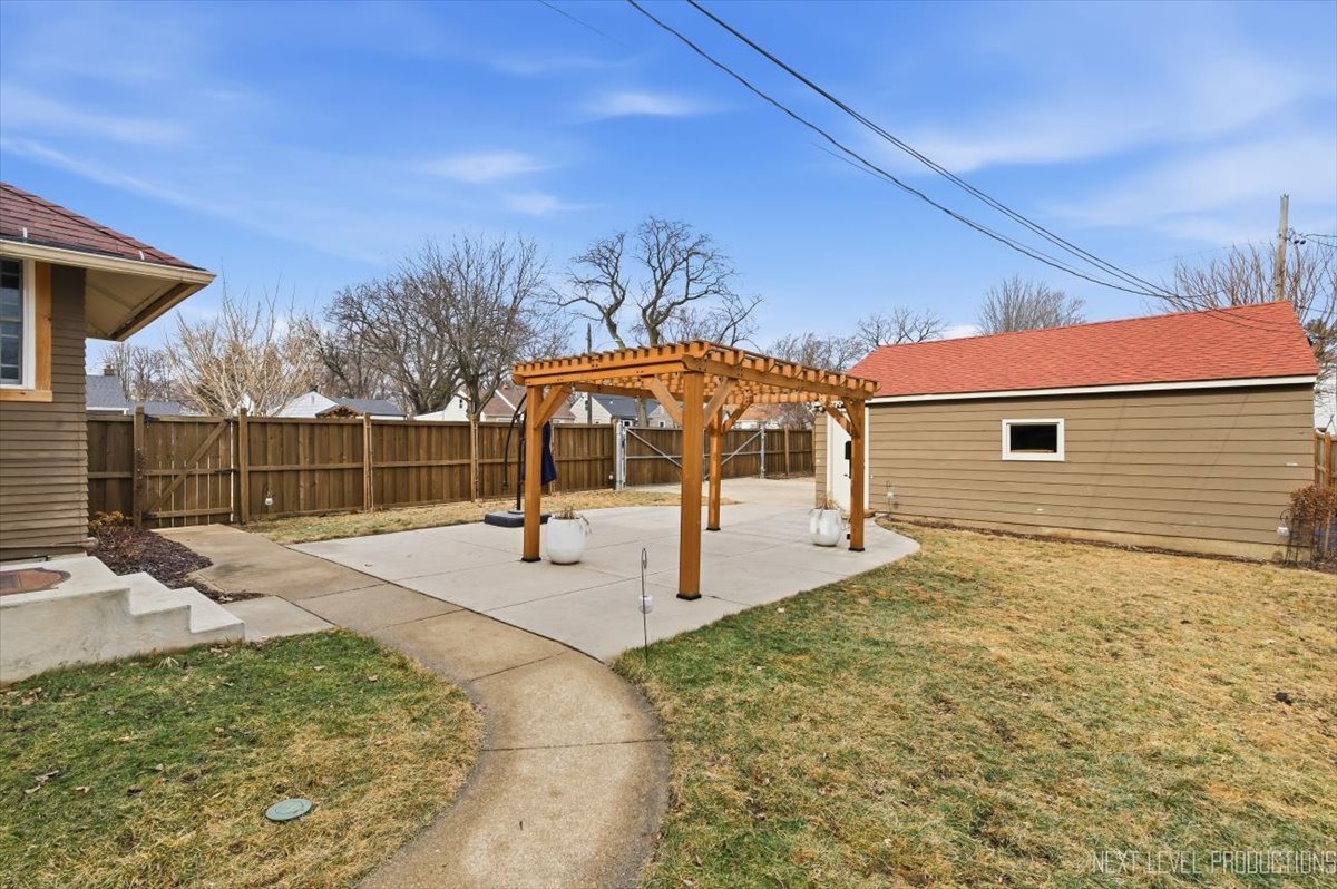 1123 Prairie Street, Aurora, IL 60506