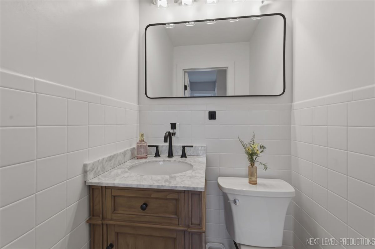 1123 Prairie Street, Aurora, IL 60506