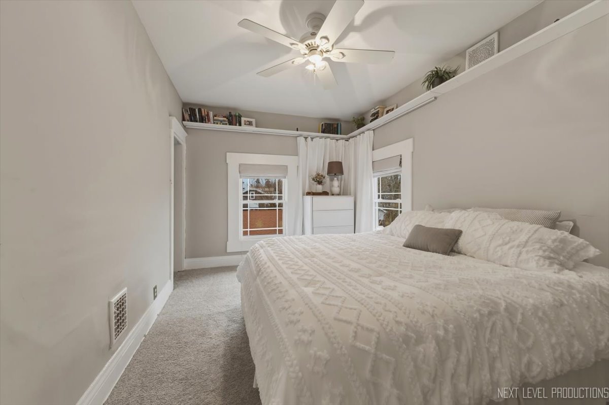 1123 Prairie Street, Aurora, IL 60506