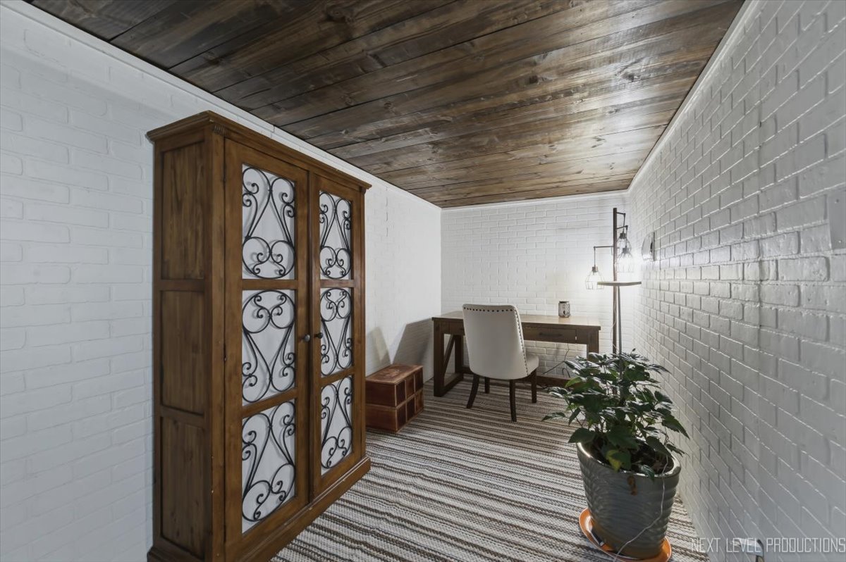 1123 Prairie Street, Aurora, IL 60506