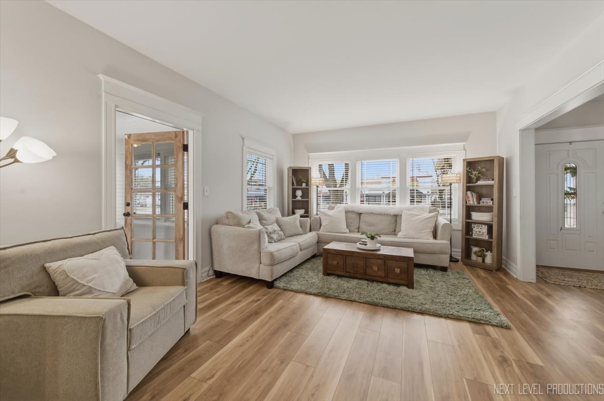 1123 Prairie Street, Aurora, IL 60506