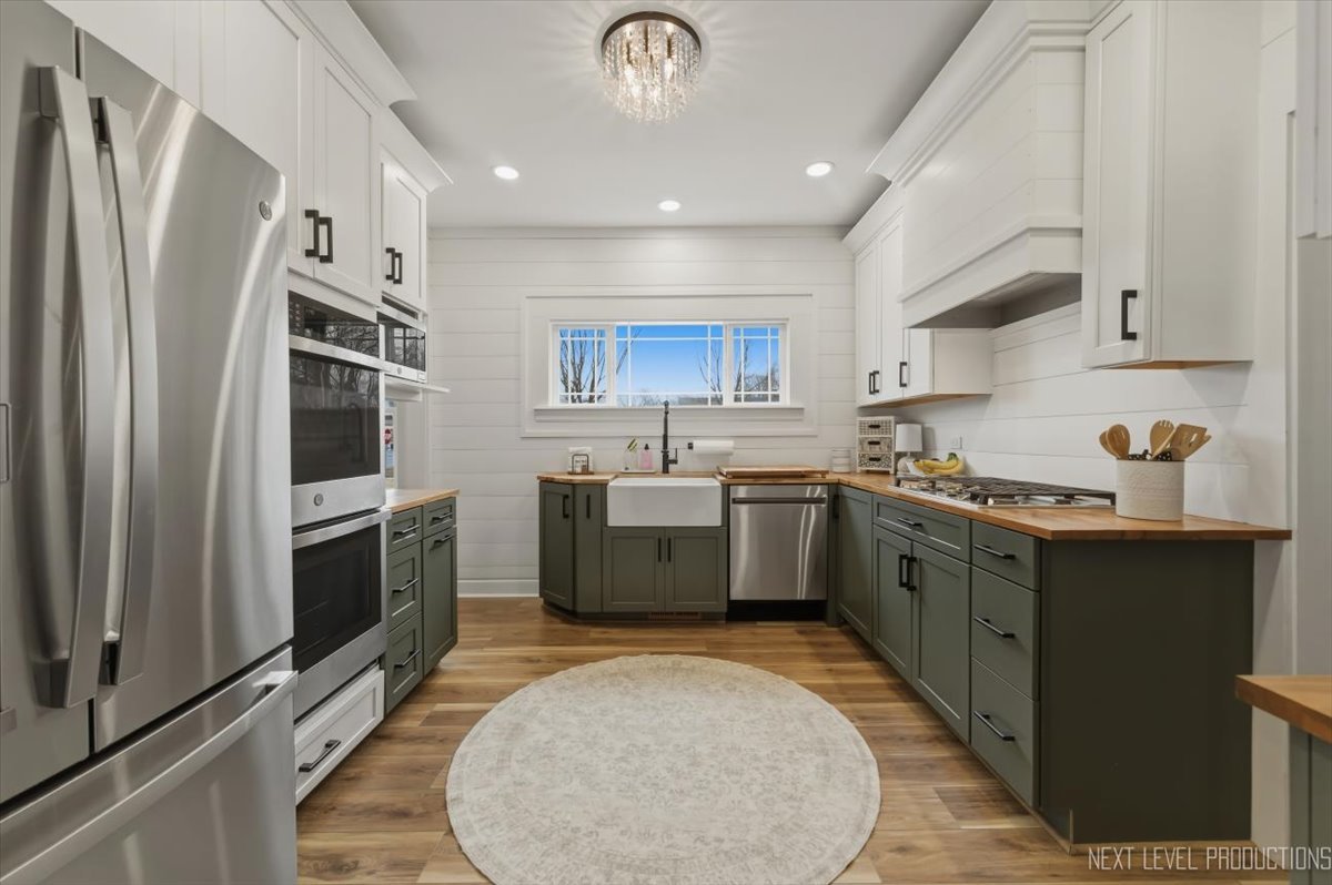 1123 Prairie Street, Aurora, IL 60506