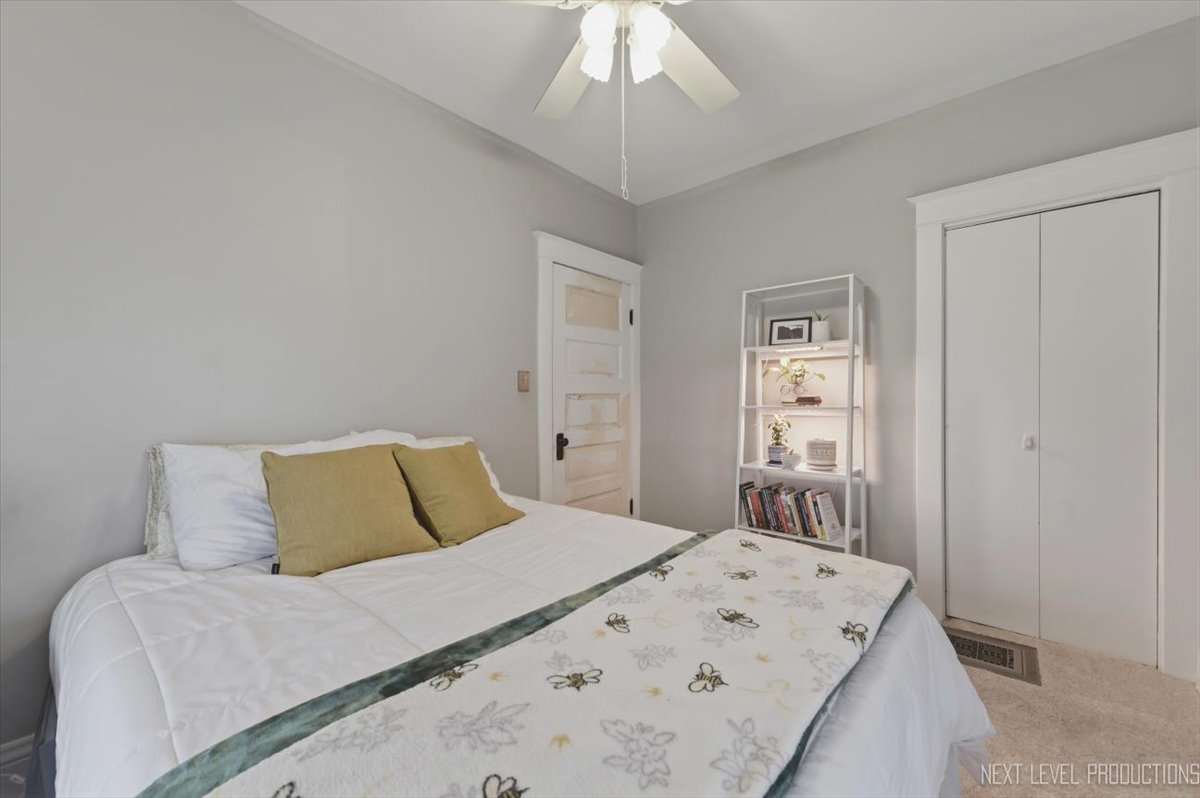 1123 Prairie Street, Aurora, IL 60506