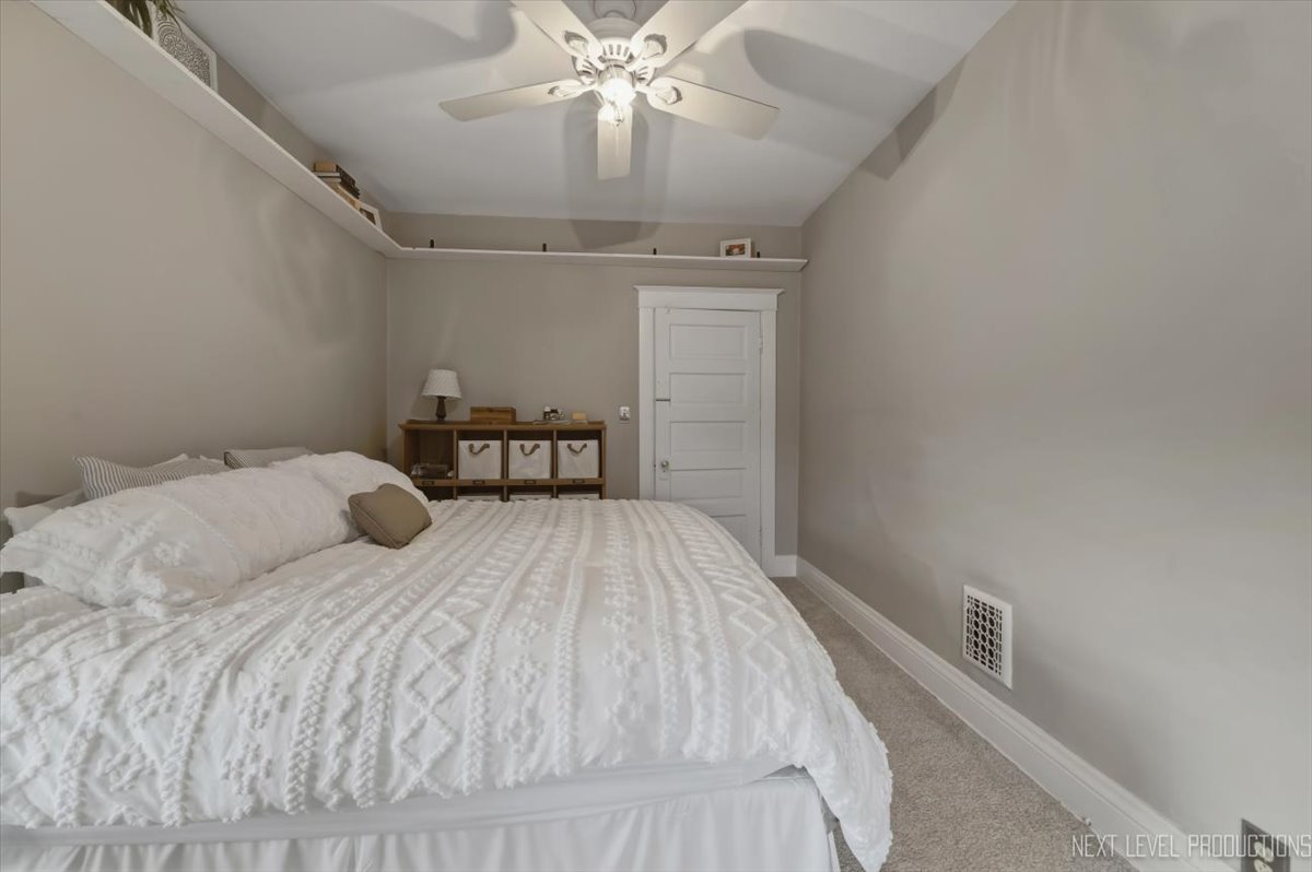 1123 Prairie Street, Aurora, IL 60506