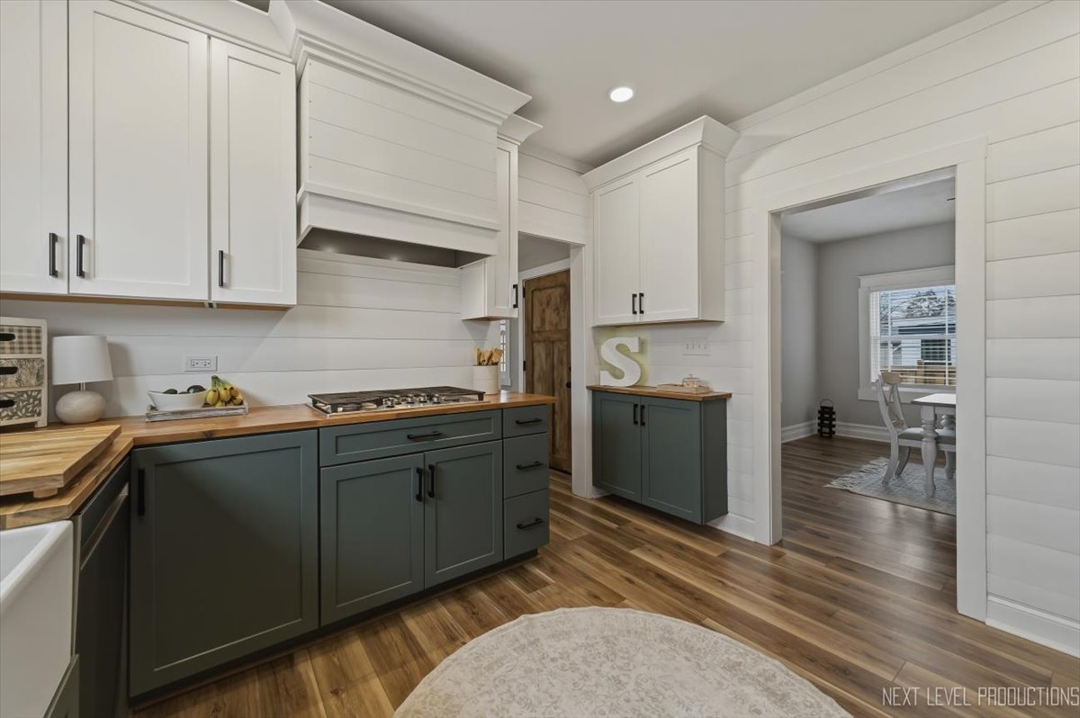 1123 Prairie Street, Aurora, IL 60506