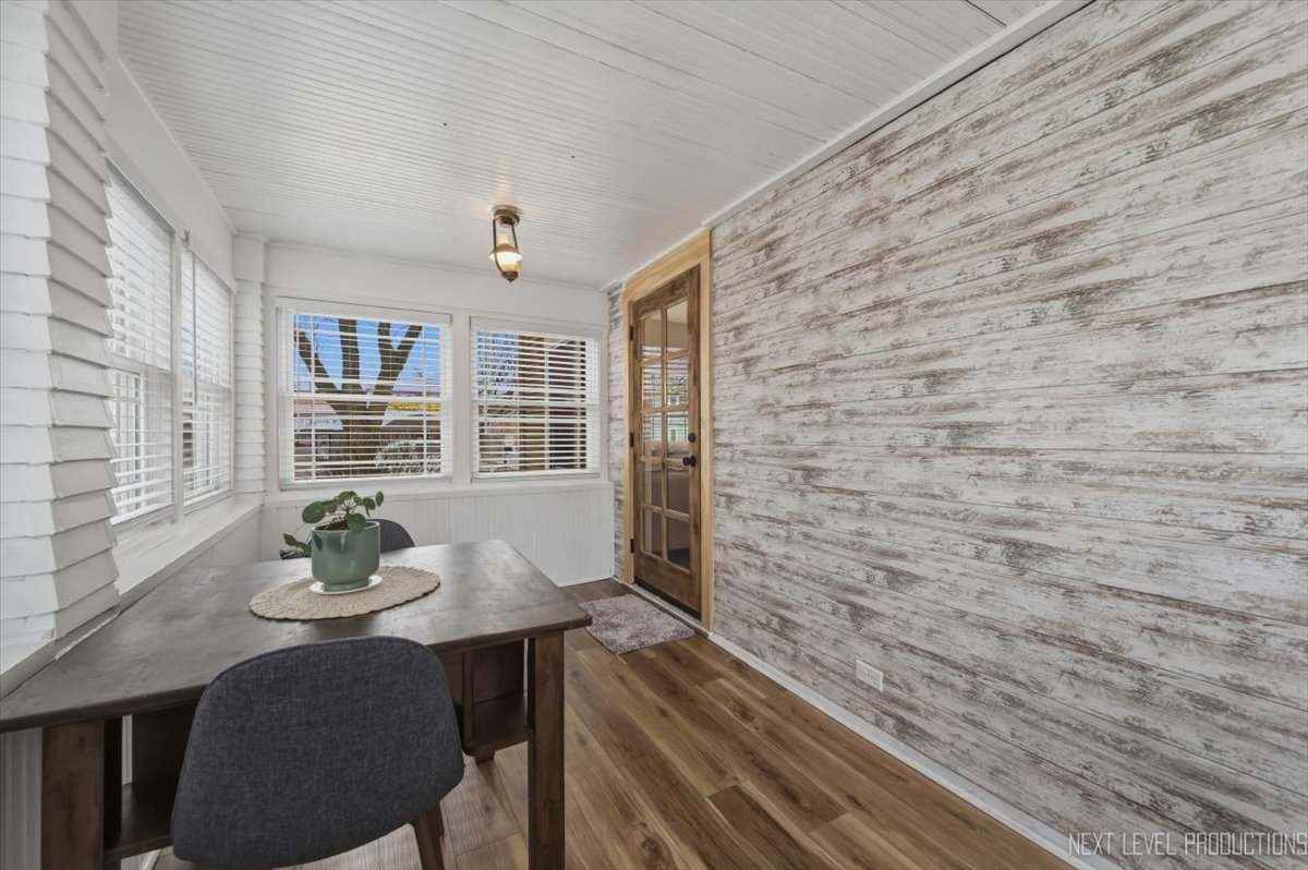 1123 Prairie Street, Aurora, IL 60506