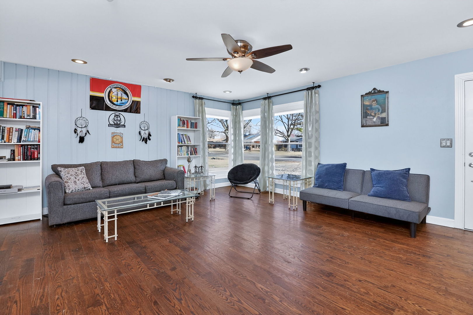 212 Hill Avenue, North Aurora, IL 60542