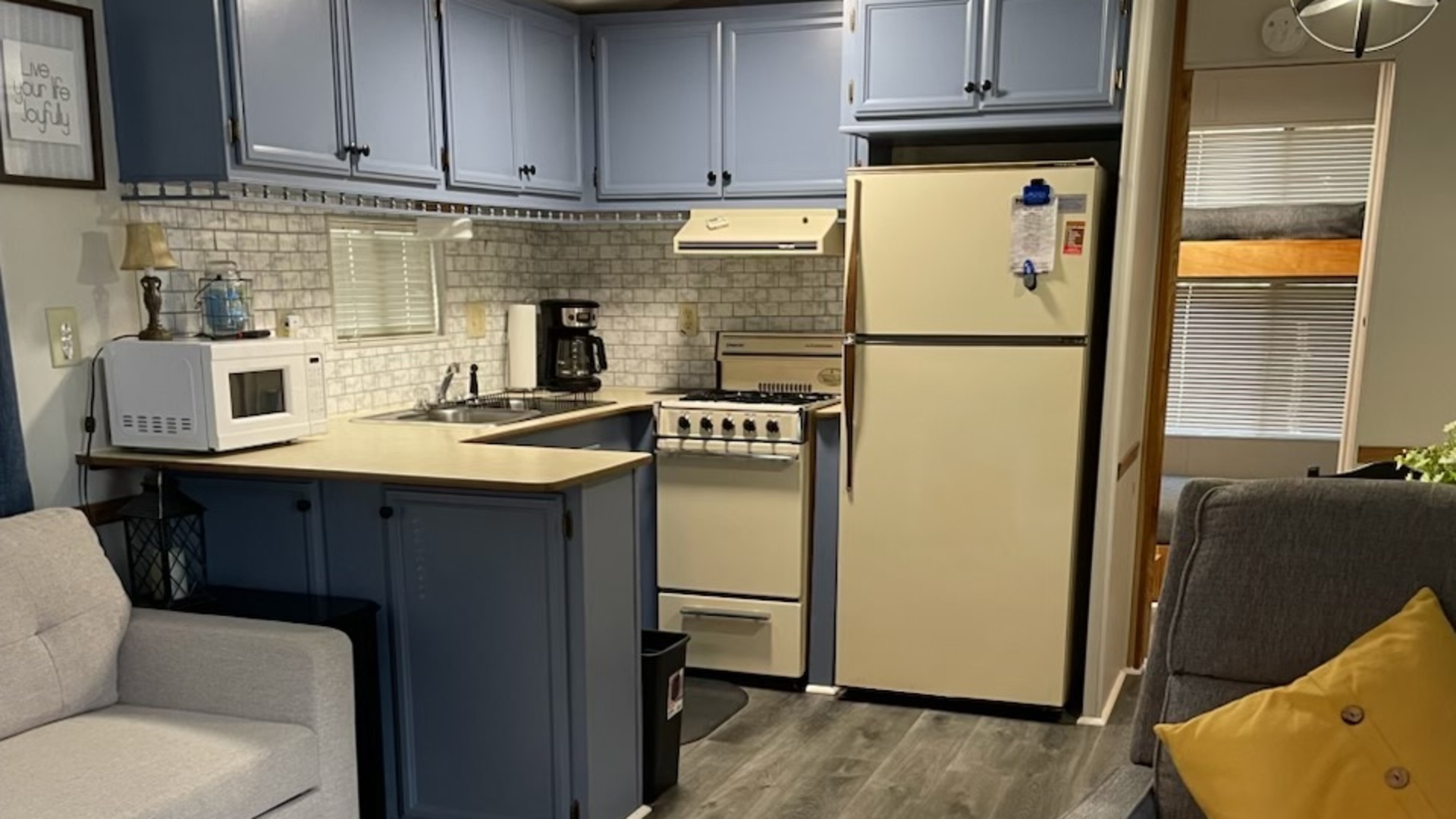 2795 E 28th Road, Seneca, IL 61360