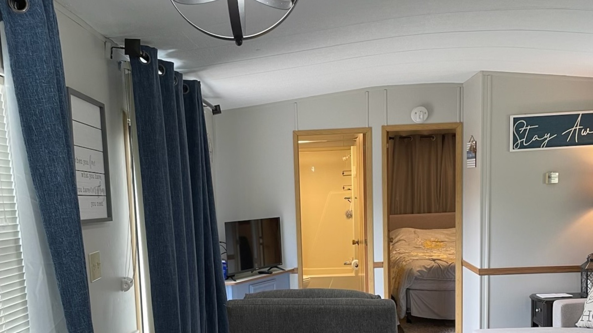 2795 E 28th Road, Seneca, IL 61360