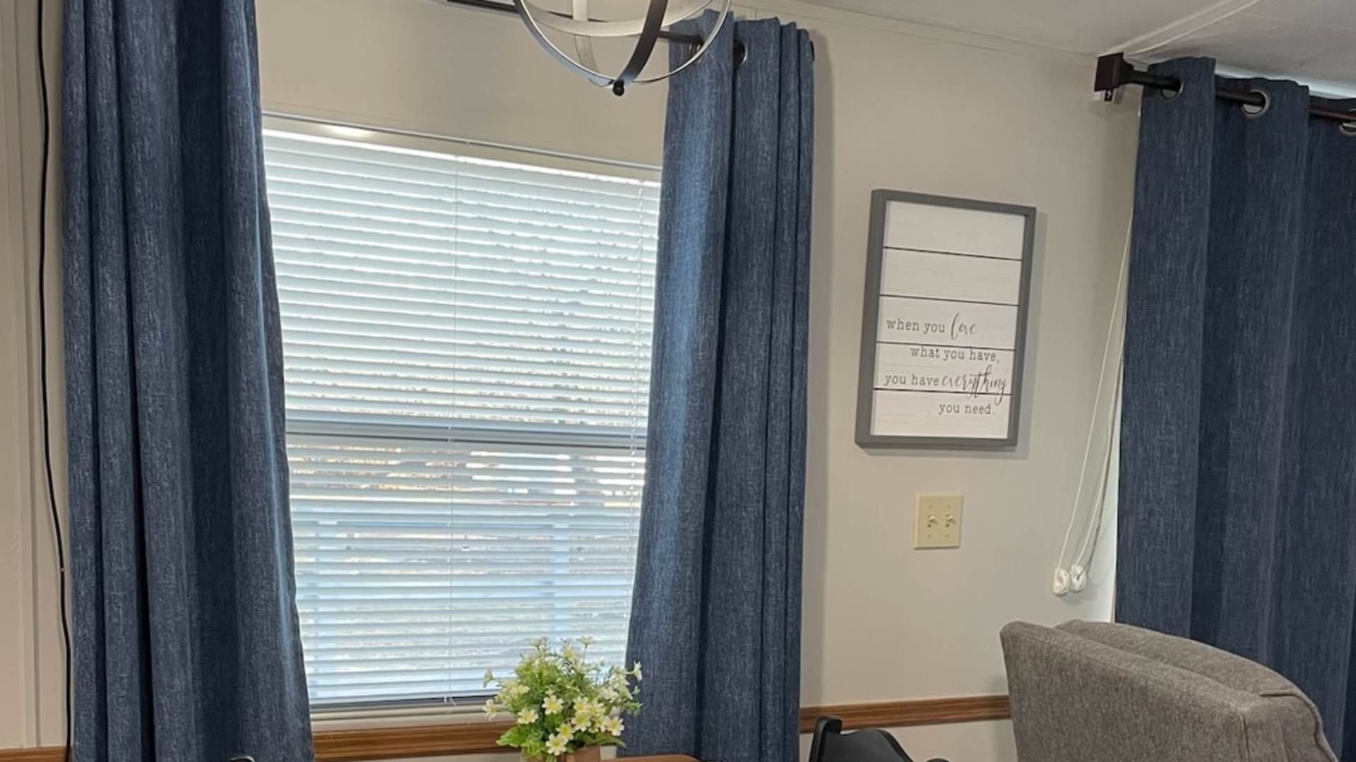 2795 E 28th Road, Seneca, IL 61360