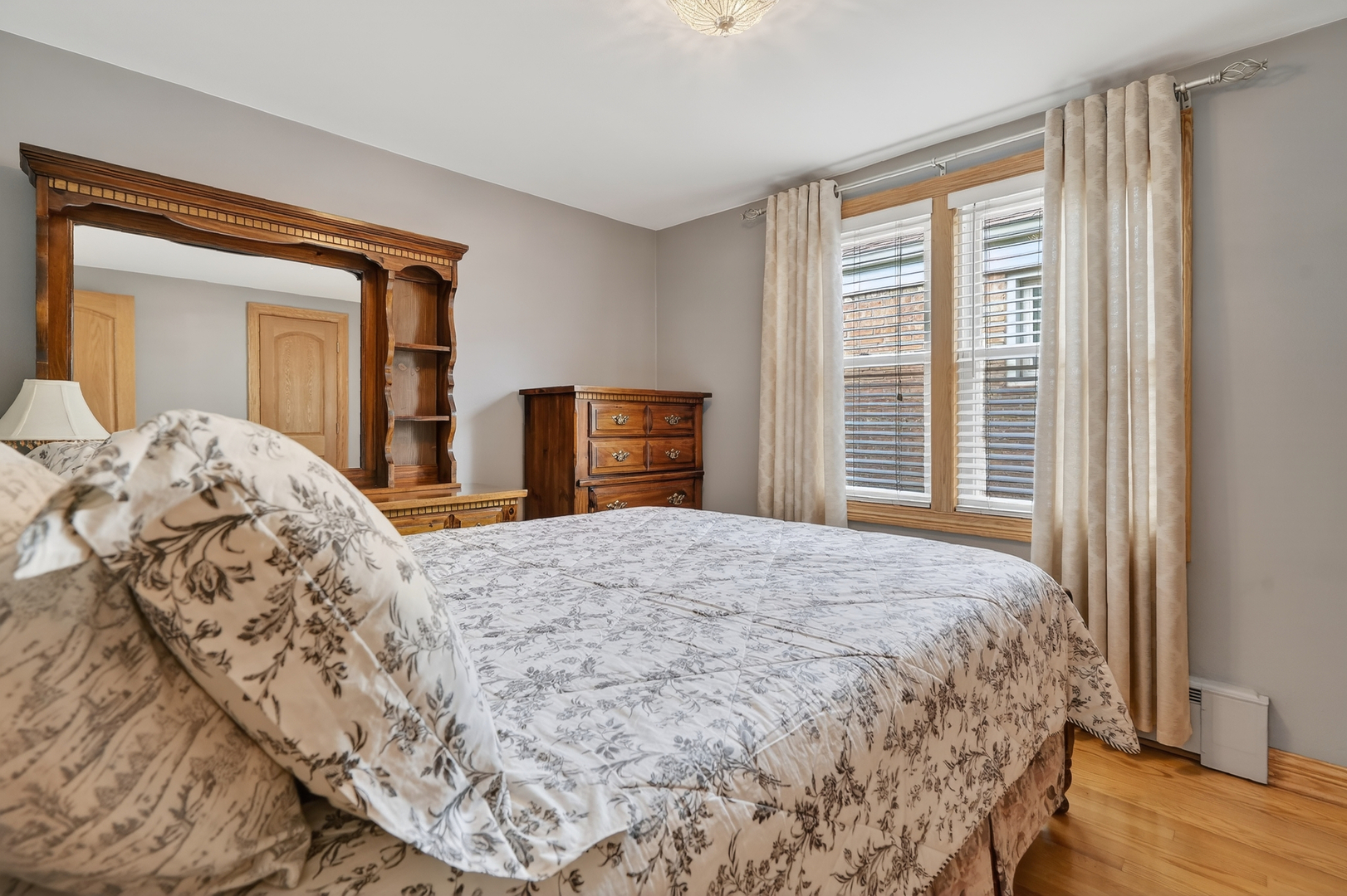 5723 S Melvina Avenue, Chicago, IL 60638