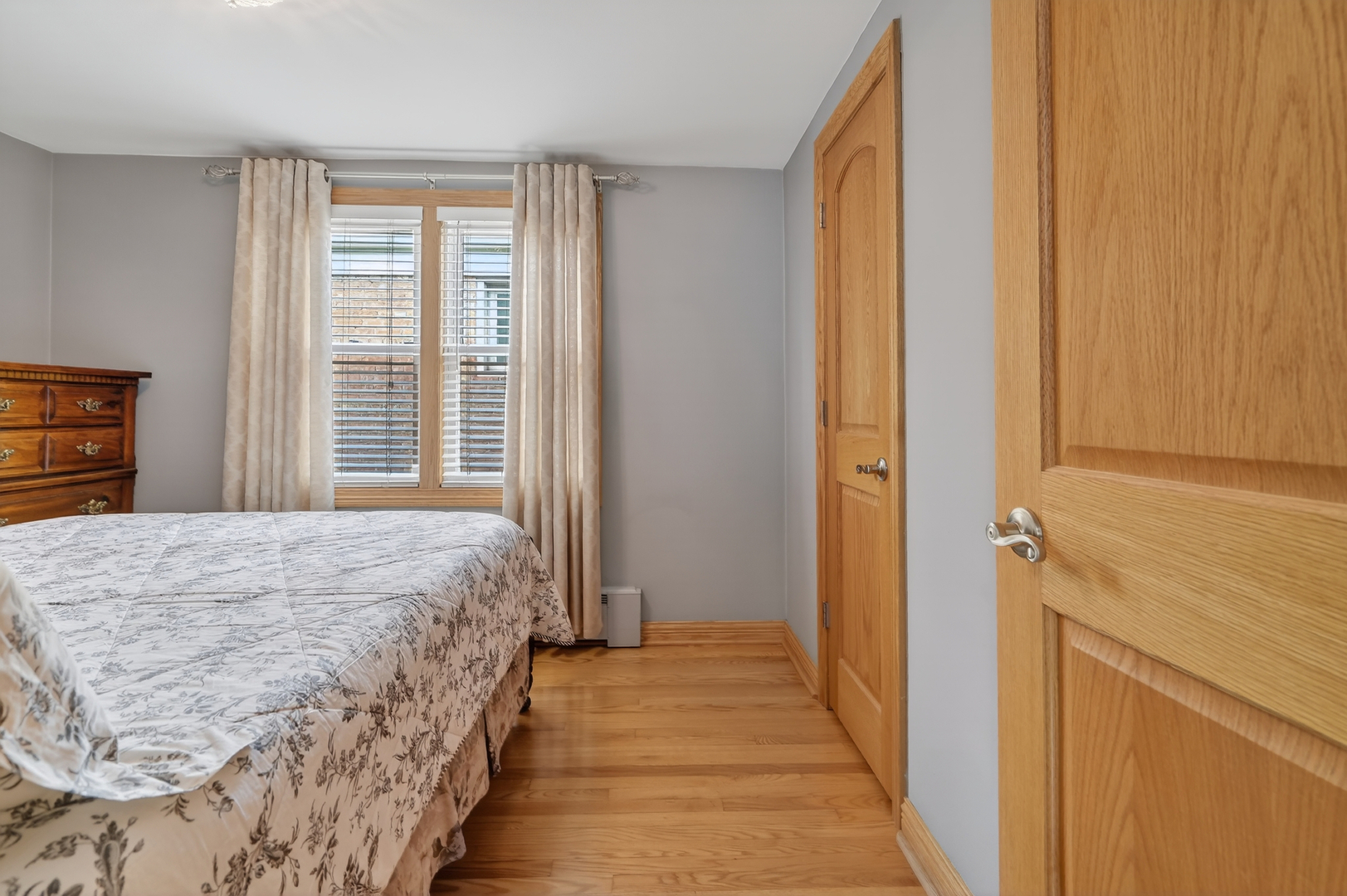 5723 S Melvina Avenue, Chicago, IL 60638