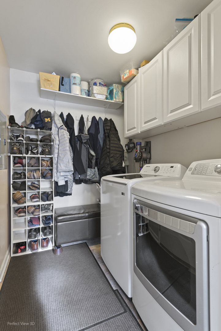 121 Pembroke Circle, Lake Bluff, IL 60044