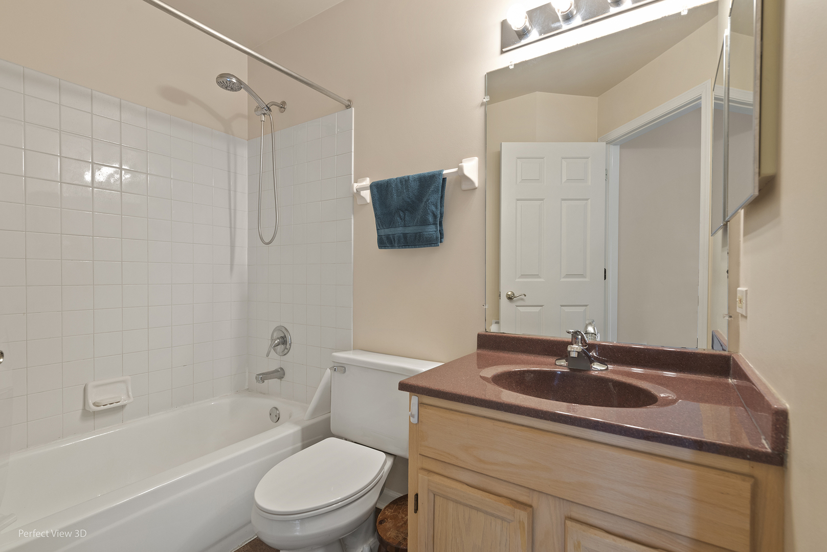 121 Pembroke Circle, Lake Bluff, IL 60044